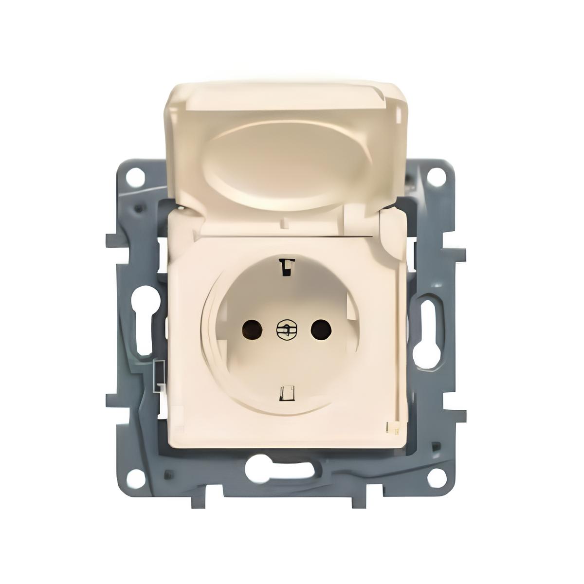 Розетка 2K+3 IP 44,с отк․ кр․ и шт., слон. кость, Niloe Legrand