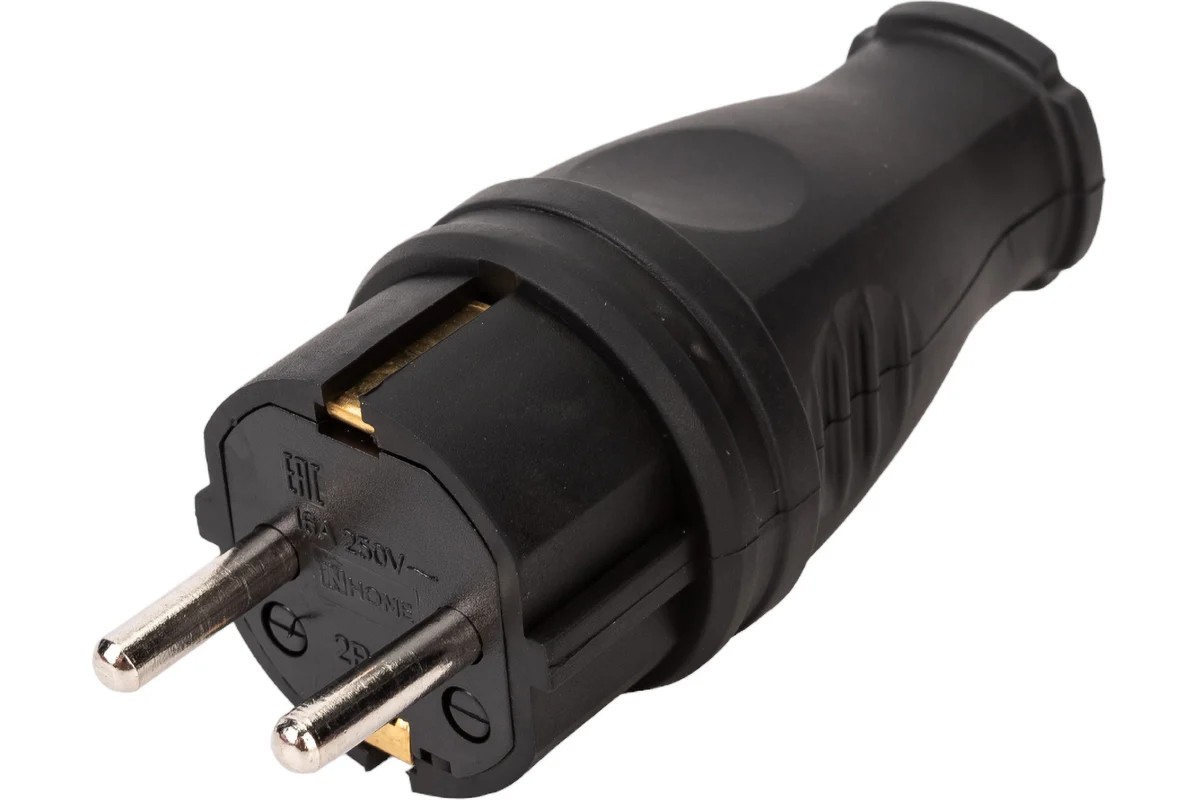 Вилка прямая черная 16А, защита IP44